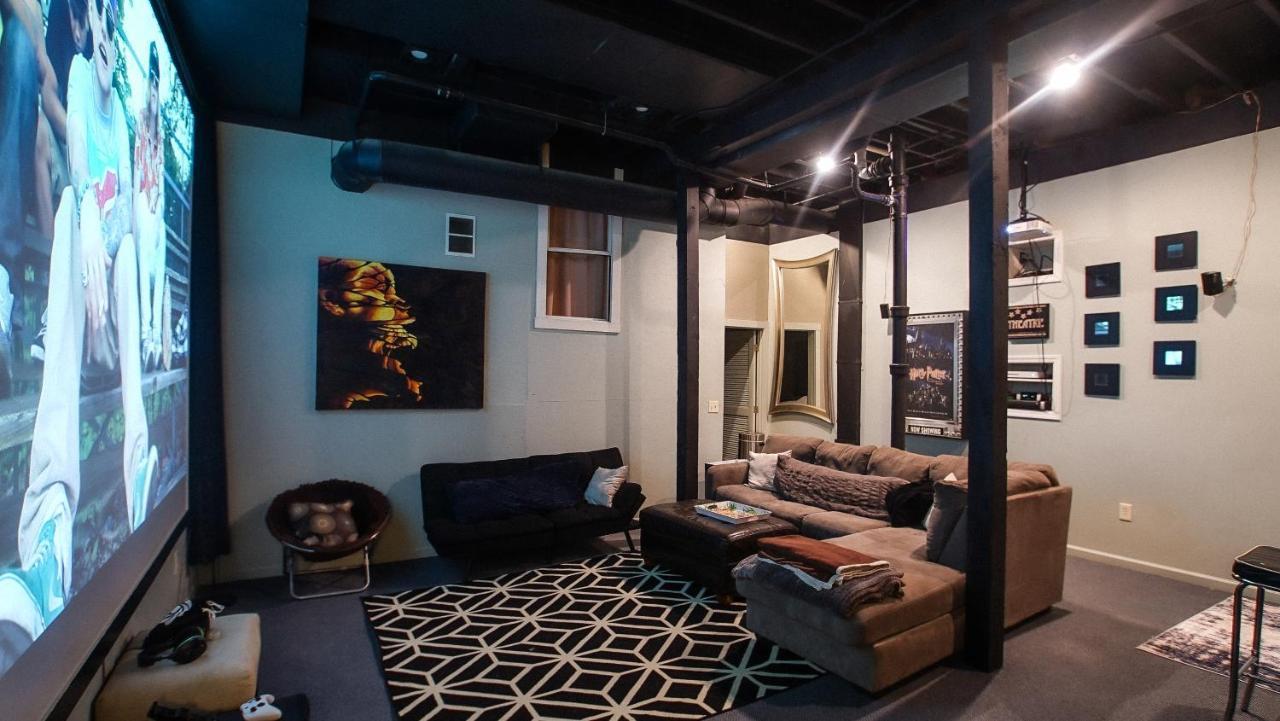 160Inch Home Movie Theater- Great For Movie Night! Omaha Dış mekan fotoğraf